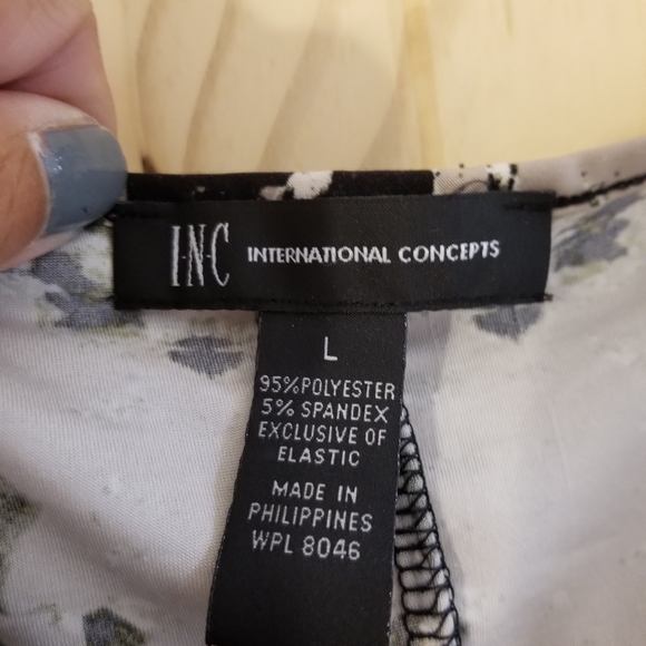 One peice - Picture 2 of 5